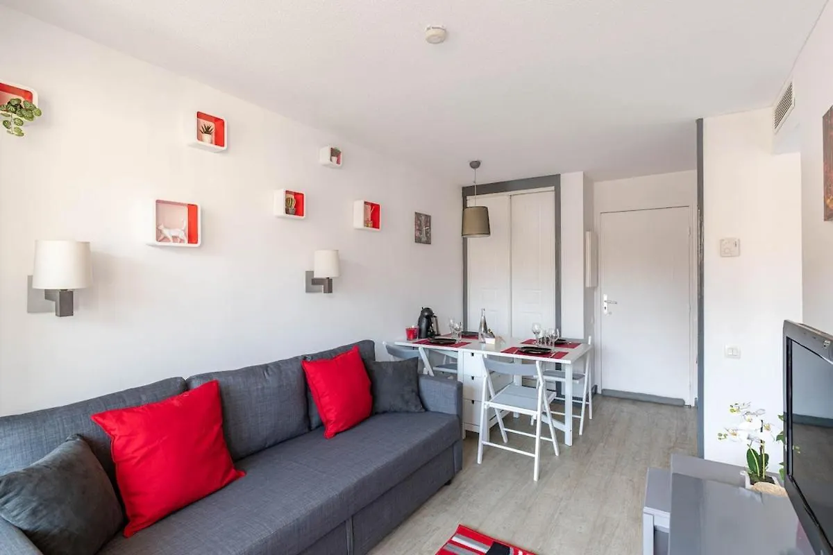 Cozy Apartment In Cannes - Air Conditioning, Wi-Fi, Beach 2 Minutes Away צרפת