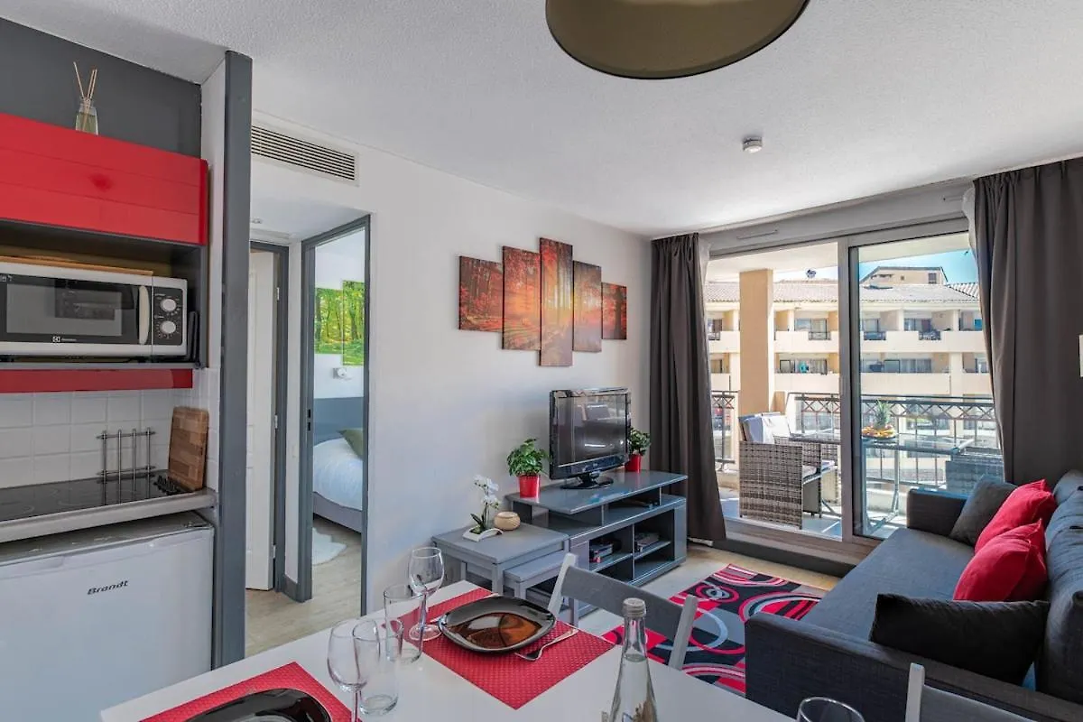 Cozy Apartment In Cannes - Air Conditioning, Wi-Fi, Beach 2 Minutes Away Francja
